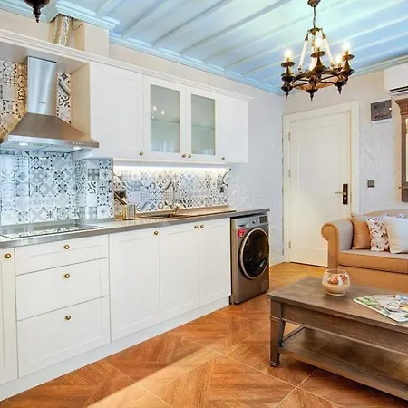 Otel Petite Boutique 4*