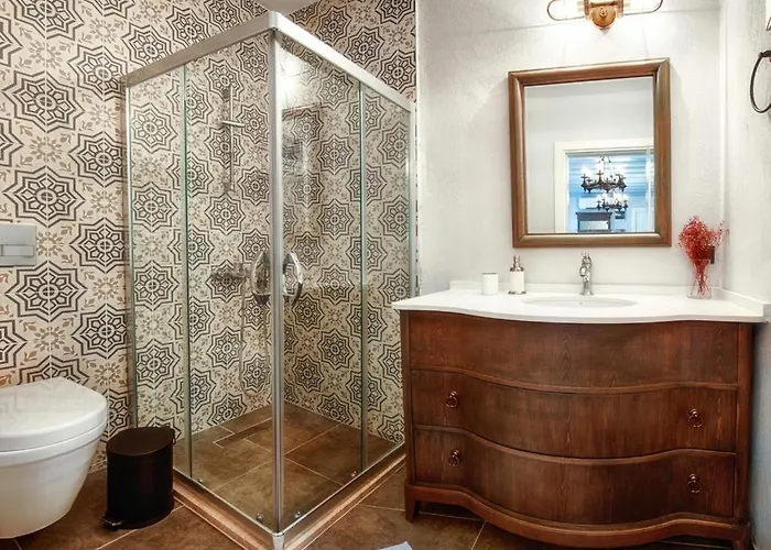 Petite Boutique Hotel 4*